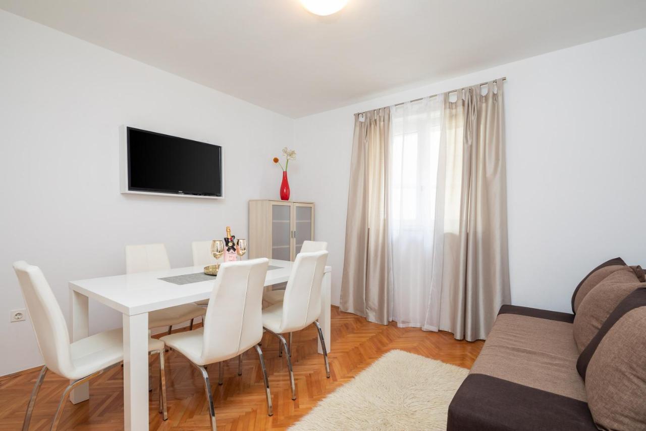 Seaside Apartment Blue Dugi Rat Luaran gambar